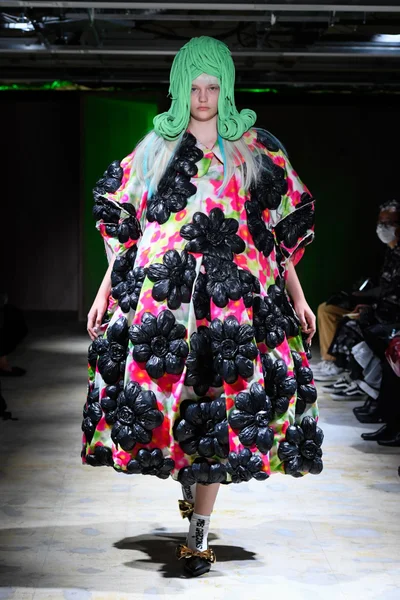 Look 17